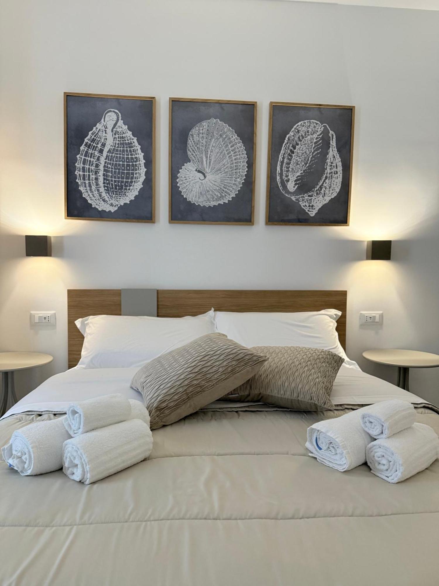 Santa Rosalia Suites Palermo Exterior foto
